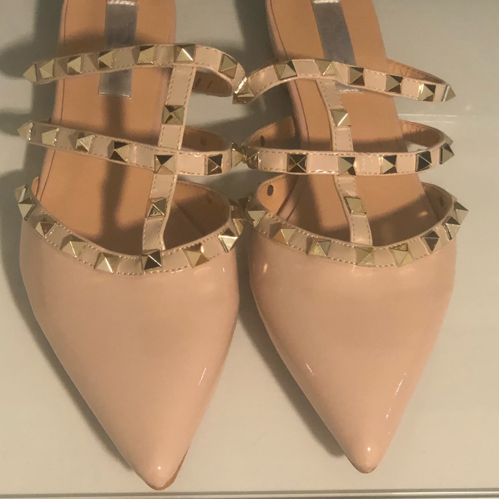 🛑Sold🛑 Rock stud mule, dark nude patent